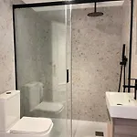Apartman Beautiful 3-bedroom In